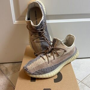 Adidas Yeezy Boost 350 V2 in Ash Pearl